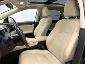 Lexus RX (2018) thumbnail 16