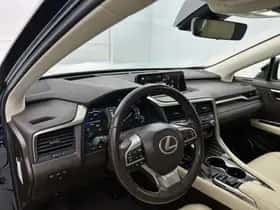 Lexus RX (2018) thumbnail 36