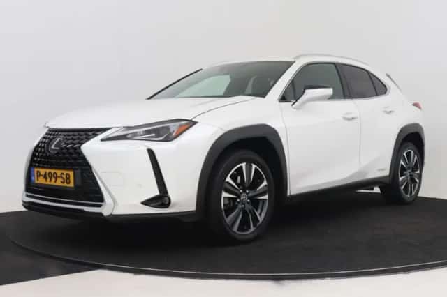Lexus UX (2022) thumbnail 1