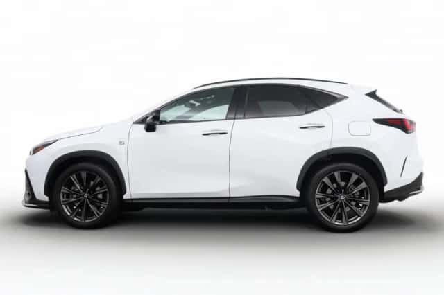 Lexus NX (2025) thumbnail 3
