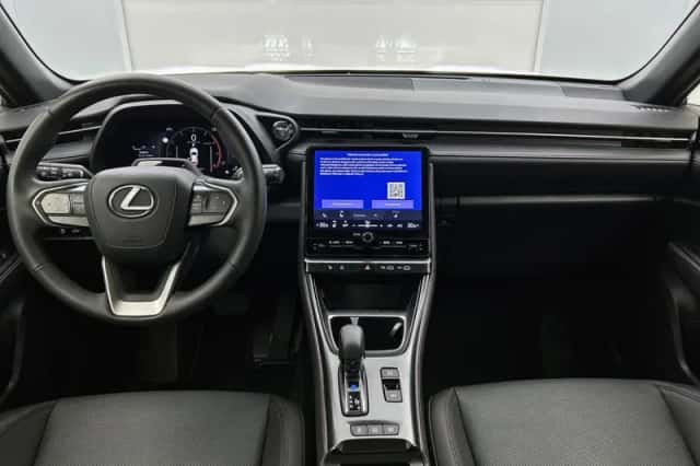 Lexus LBX (2024) thumbnail 4