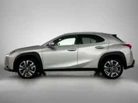 Lexus UX (2022) thumbnail 4