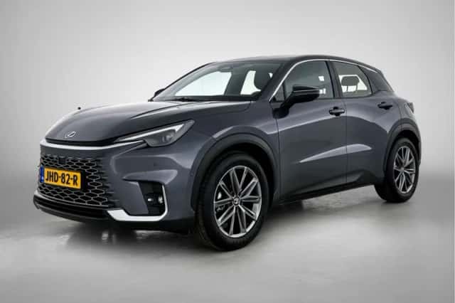 Lexus LBX (2025) thumbnail 1