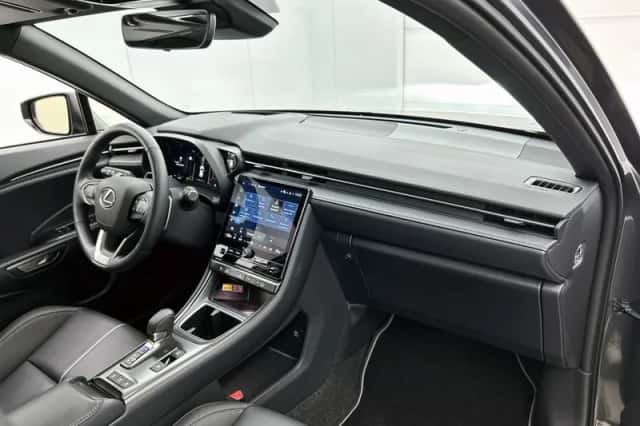 Lexus LBX (2025) thumbnail 6