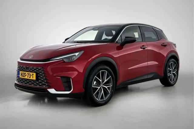 Lexus LBX (2025) thumbnail 1