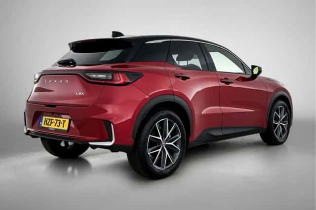 Lexus LBX (2025) thumbnail 2
