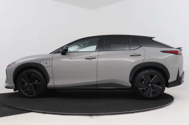 Lexus RZ (2026) thumbnail 3