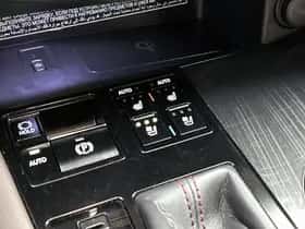 Lexus RX (2016) thumbnail 18