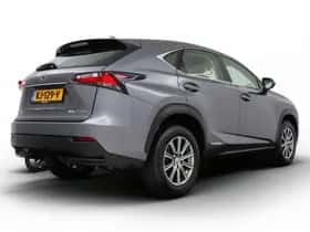 Lexus NX (2017) thumbnail 2