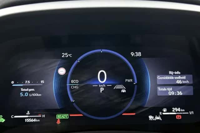 Lexus LBX (2024) thumbnail 5