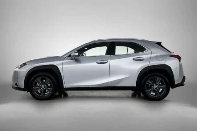 Lexus UX (2024) thumbnail 3