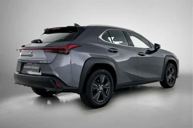 Lexus UX (2024) thumbnail 2