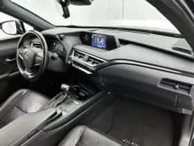 Lexus UX (2022) thumbnail 7