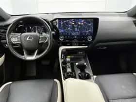 Lexus NX (2022) thumbnail 6