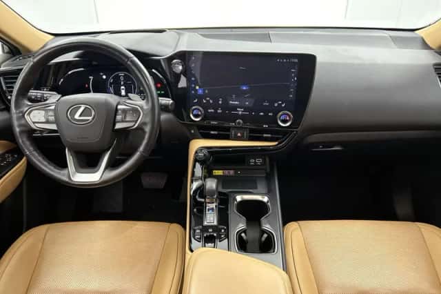 Lexus NX (2022) thumbnail 5