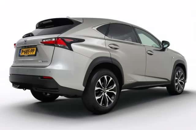 Lexus NX (2016) thumbnail 2