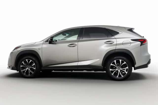 Lexus NX (2016) thumbnail 3