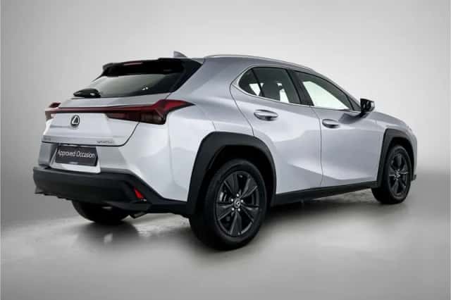 Lexus UX (2024) thumbnail 2