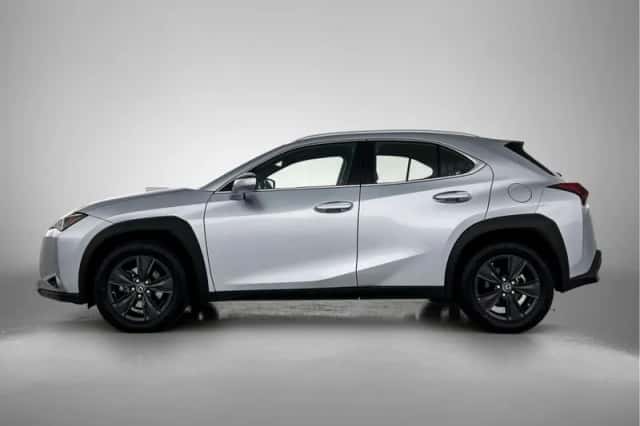 Lexus UX (2024) thumbnail 3