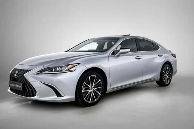 Lexus ES (2024) thumbnail 1