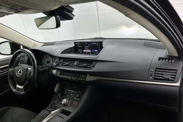 Lexus CT (2019) thumbnail 6