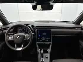 Lexus LBX (2025) thumbnail 4