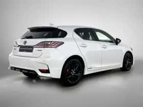 Lexus CT (2016) thumbnail 2
