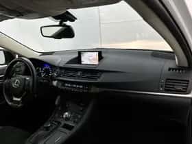 Lexus CT (2016) thumbnail 6