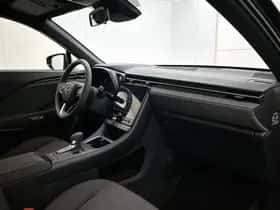 Lexus LBX (2024) thumbnail 6