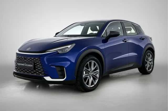 Lexus LBX (2024) thumbnail 1