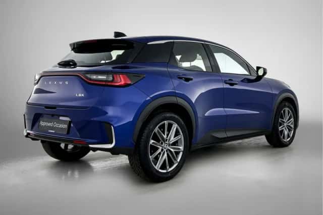 Lexus LBX (2024) thumbnail 2