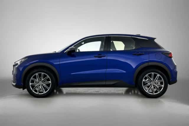 Lexus LBX (2024) thumbnail 3