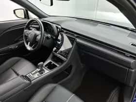 Lexus LBX (2024) thumbnail 6