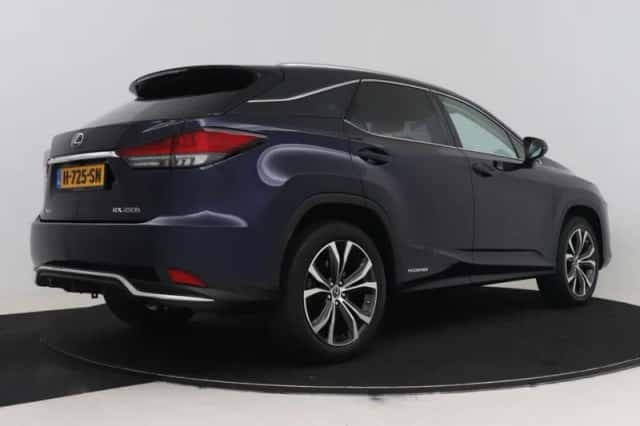 Lexus RX (2020) thumbnail 2