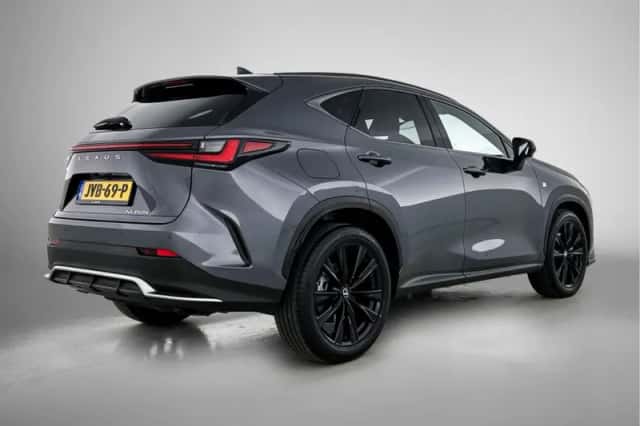 Lexus NX (2024) thumbnail 2