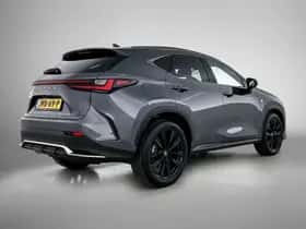 Lexus NX (2024) thumbnail 2