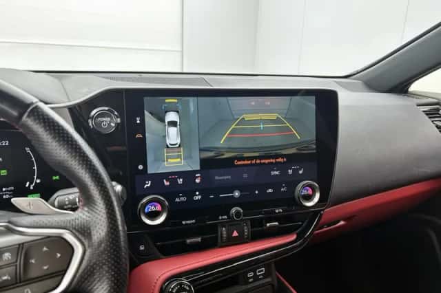 Lexus NX (2024) thumbnail 8