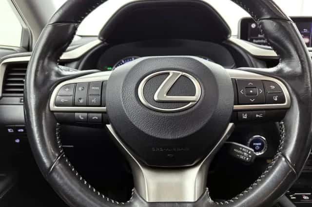 Lexus RX (2017) thumbnail 17