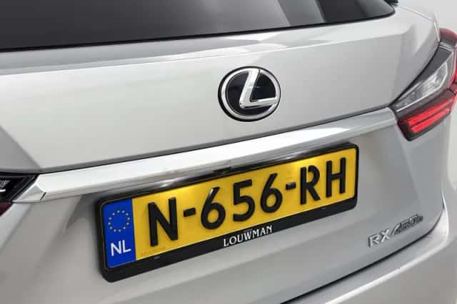 Lexus RX (2017) thumbnail 18