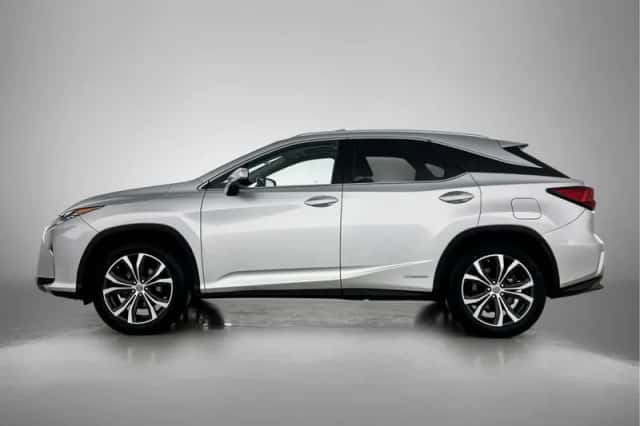 Lexus RX (2017) thumbnail 3