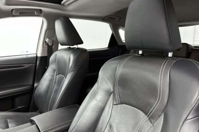 Lexus RX (2017) thumbnail 28