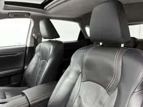 Lexus RX (2017) thumbnail 28