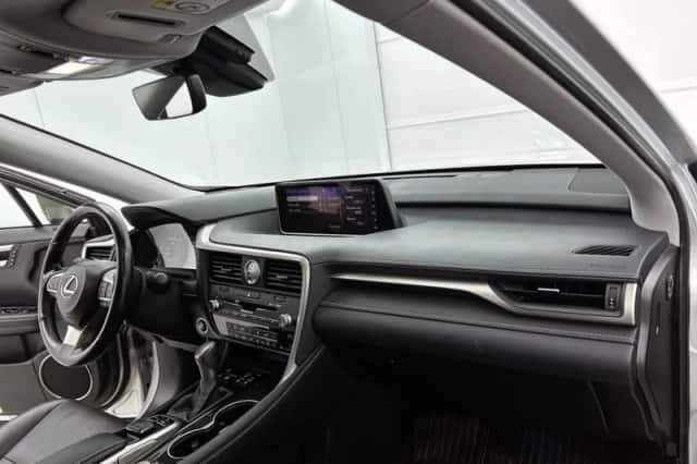 Lexus RX (2017) thumbnail 6
