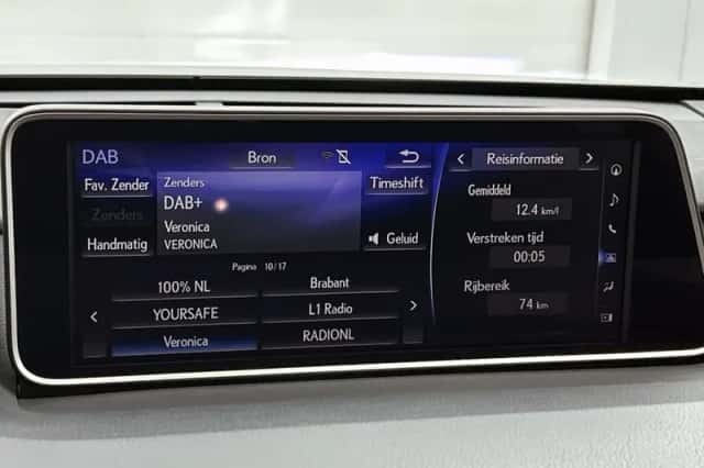 Lexus RX (2017) thumbnail 7
