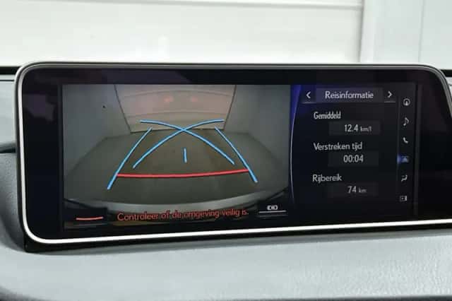 Lexus RX (2017) thumbnail 8