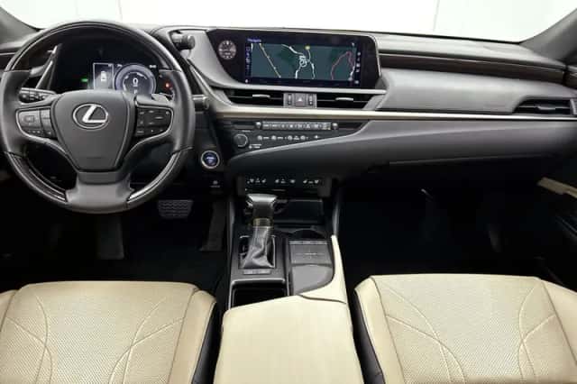 Lexus ES (2019) thumbnail 5