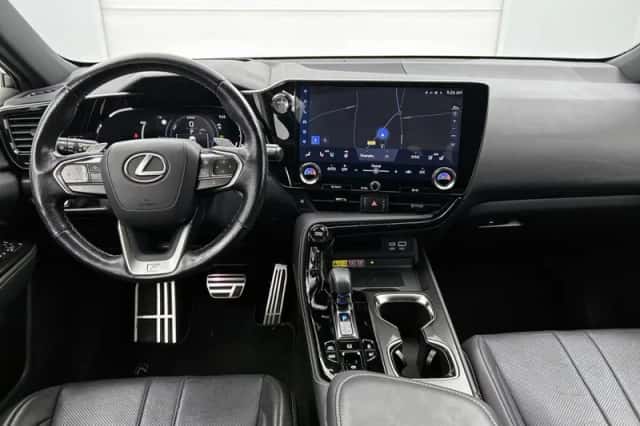 Lexus NX (2022) thumbnail 4