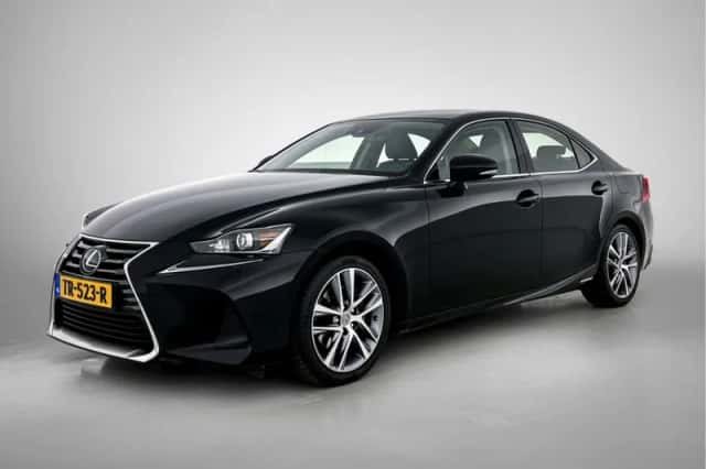 Lexus IS (2018)