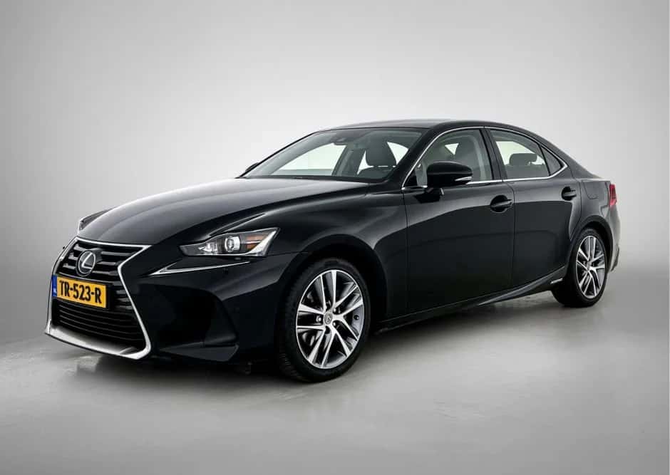 Lexus IS (2018) — foto 1