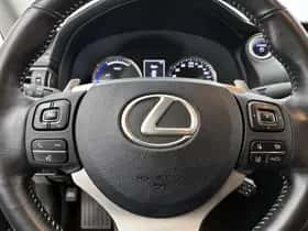 Lexus IS (2018) thumbnail 17